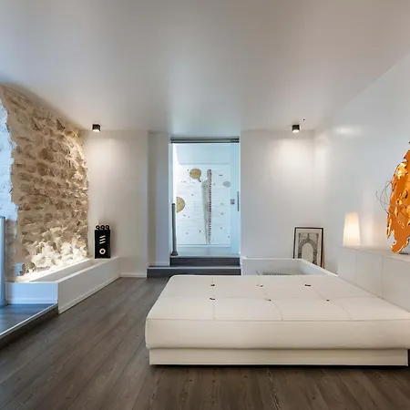 Luna Villa