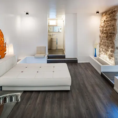 Luna Villa