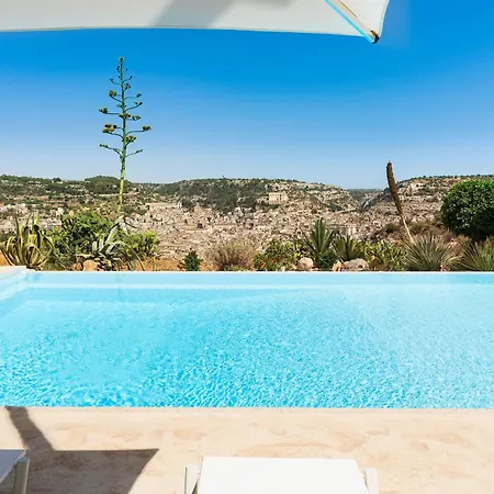 Luna Villa